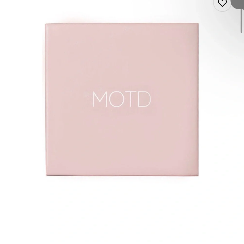 Highlighting Powder in Morning Sun MOTD Cosmetics